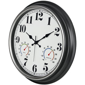 45MinST large numerals and bold hands improve readability from a distance.