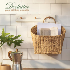 84ECO hanging basket with built-in handle for quick installation.