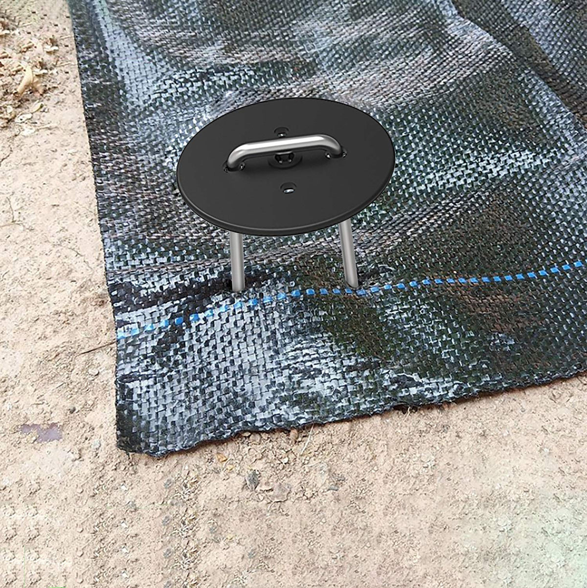 AAGUT garden staples with pads promote stable ground contact