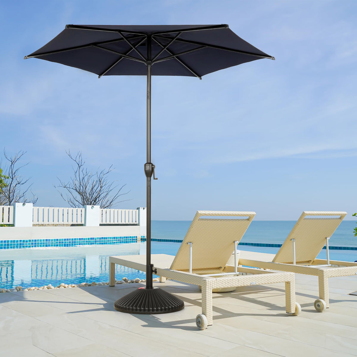 Abba Patio Lyon umbrella clip closure for fast, tidy folding and storage.