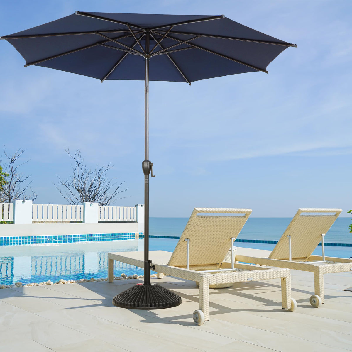 Abba Patio Lyon umbrella crank enables easy height and angle adjustments in seconds.