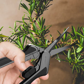 AC Infinity two-pack curved pruning shear provides versatile trimming options