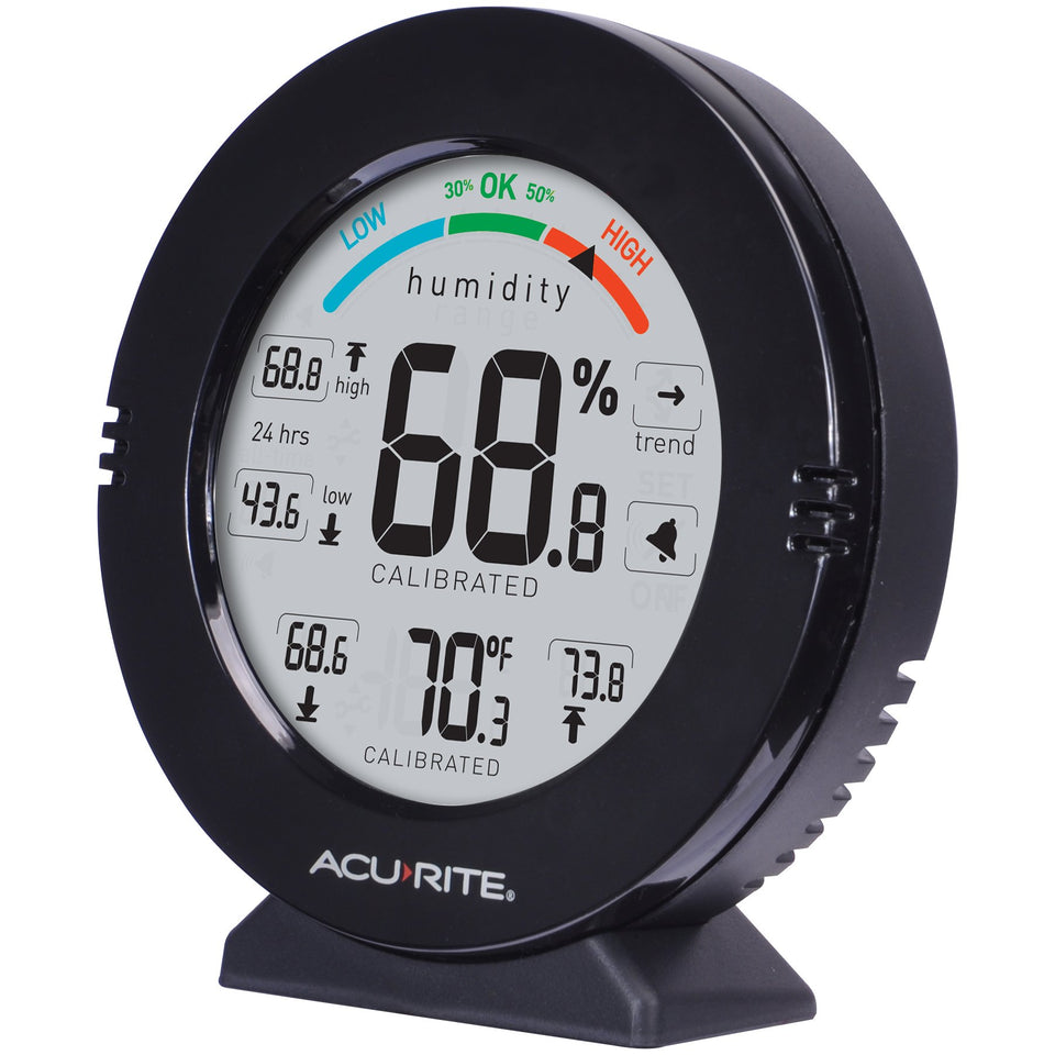 Acurite 01080M Pro Accuracy temperature display shows precise indoor readings for comfort.