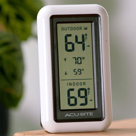 AcuRite 30-second data updates keep readings fresh.