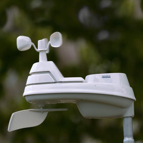 AcuRite Iris wall-mount or tabletop setup fits any room and décor