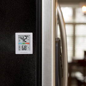 AcuRite Pro humidity meter 24h high-low tracking at a glance