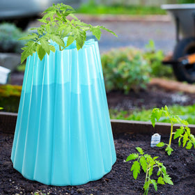 Adnee heavy-duty-plastic construction resists tears and supports reuse.