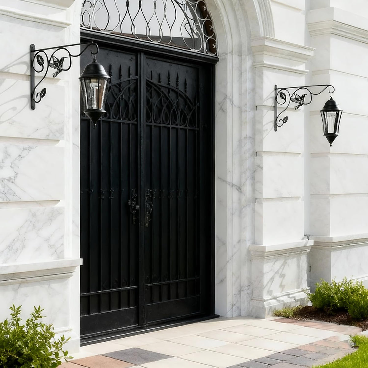 Aftermat compatible with lanterns and signs for versatile porch displays.