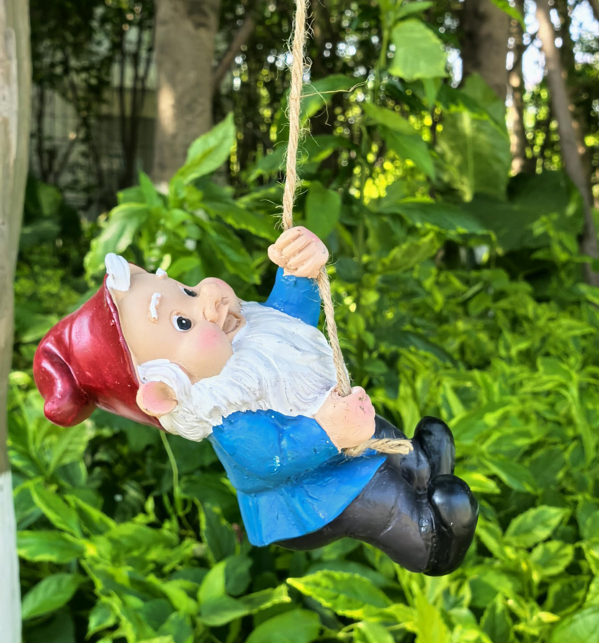 Ahbuohe Easy Install Gnome with bracket simplifies outdoor mounting