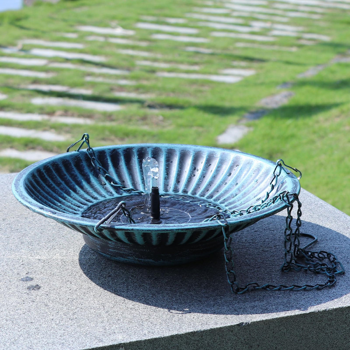 AIHAOKAN durable metal construction withstands outdoor use