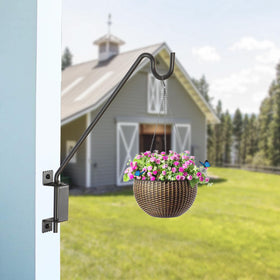 AILIN YELOKIE bird feeder hanger ideal for cardinals and other visiting birds.