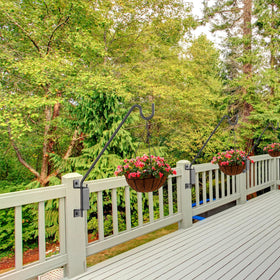 AILIN YELOKIE rust-proof steel bracket resists rain and UV for year-round use.