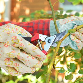 Ainiv floral garden gloves make a thoughtful gift for gardeners