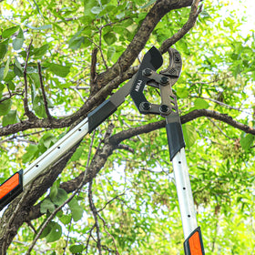 AIRAJ durable SK5 steel loppers withstand heavy-duty yard work.