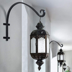 AJART flower pot hanger ideal for hanging baskets and florals.