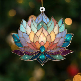 ALADAYQUINQUIT Ornament is ideal as a Christmas tree or wall accent.