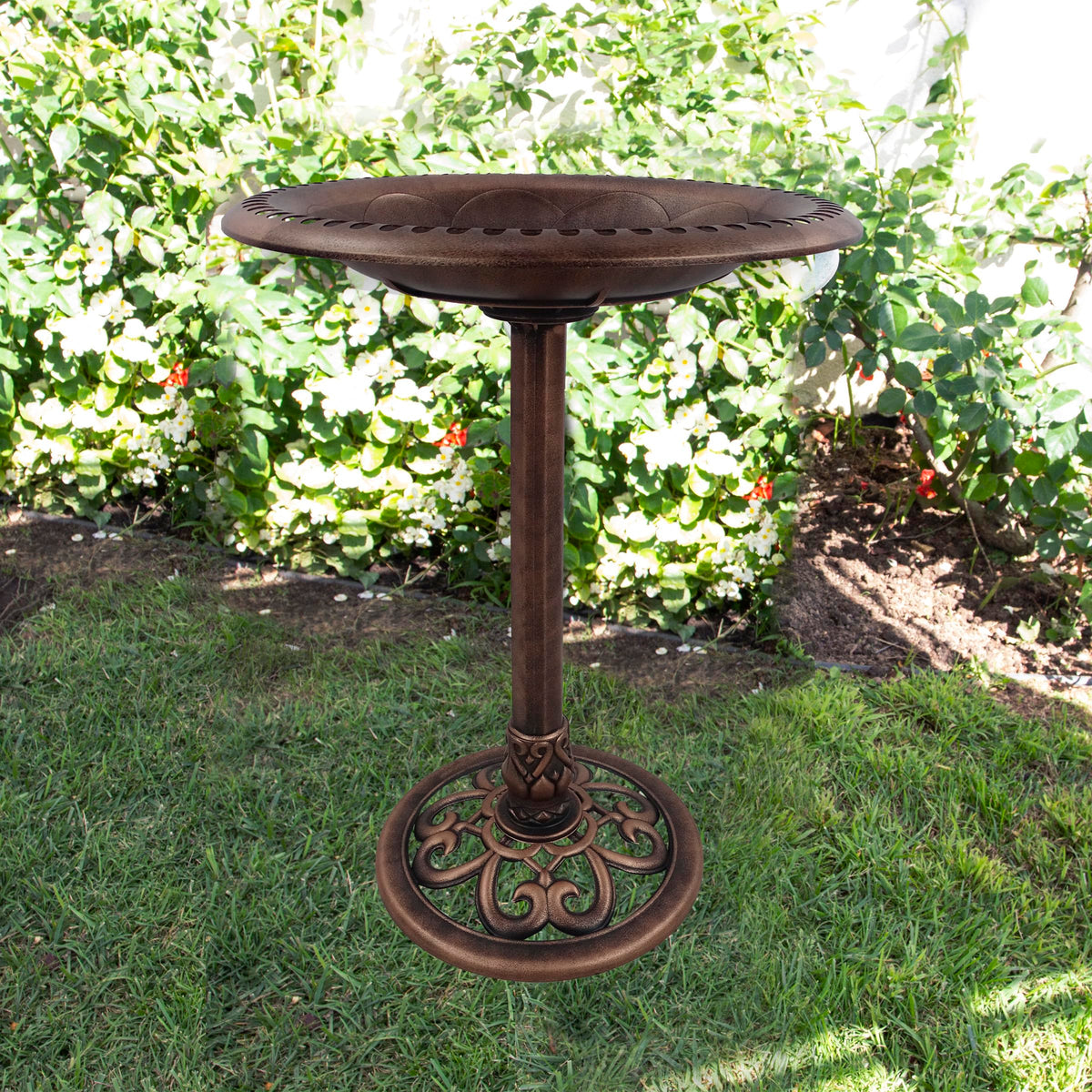 20-inch basin accommodates multiple birds for drinking and bathing.