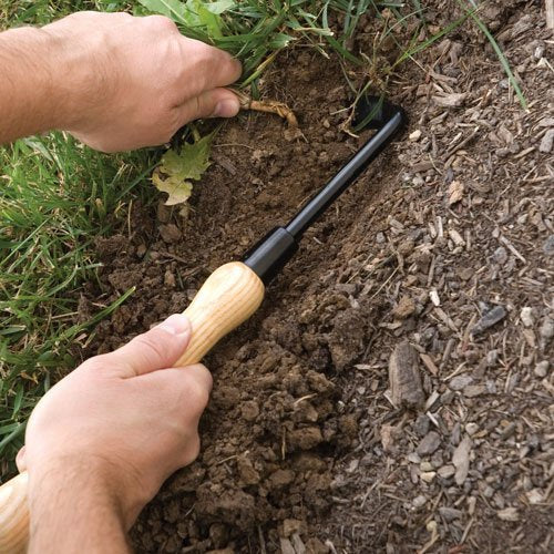 A.M. Leonard Cape Cod Weeder handle detail highlights weather-resistant hardwood grip.