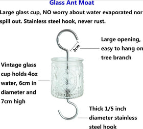 AMAURAS stainless-steel hooks keep the moat secure on branches during outdoor feeding