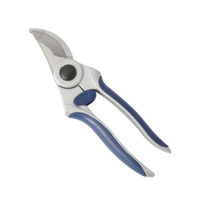 Amazon Basics bypass pruning shears cutting a branch in a garden