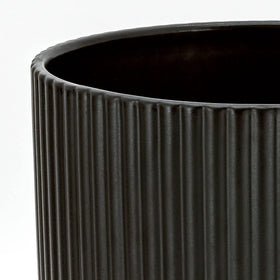 Amazon Basics indoor-outdoor ceramic plant pot suitable for patio or desk.