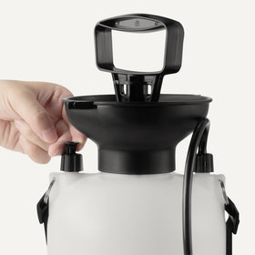 Amazon Basics sprayer thumb trigger offers comfortable control for extended spraying sessions.