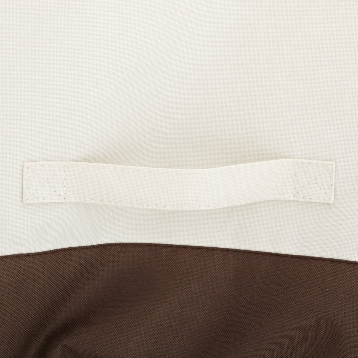 Amazon Basics click-close straps keep covers secure on windy days.