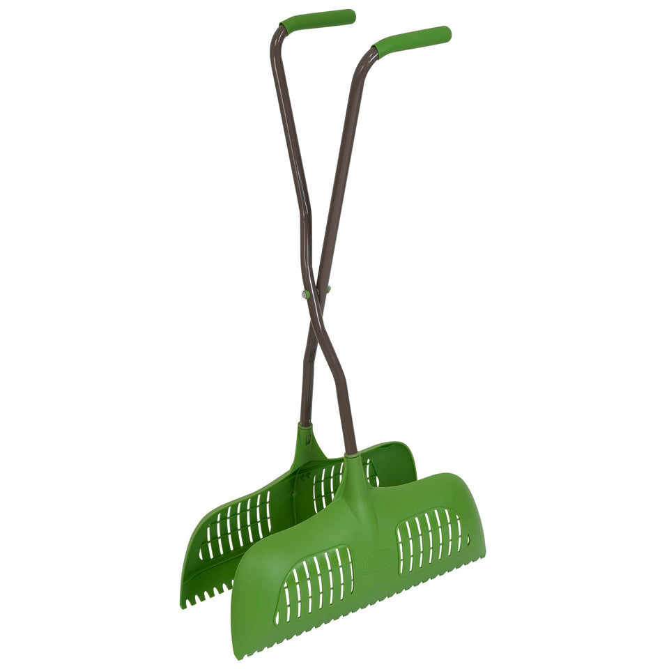 AMES Leaf Grabber with dual blades and serrated edges for secure collection of leaves and debris.