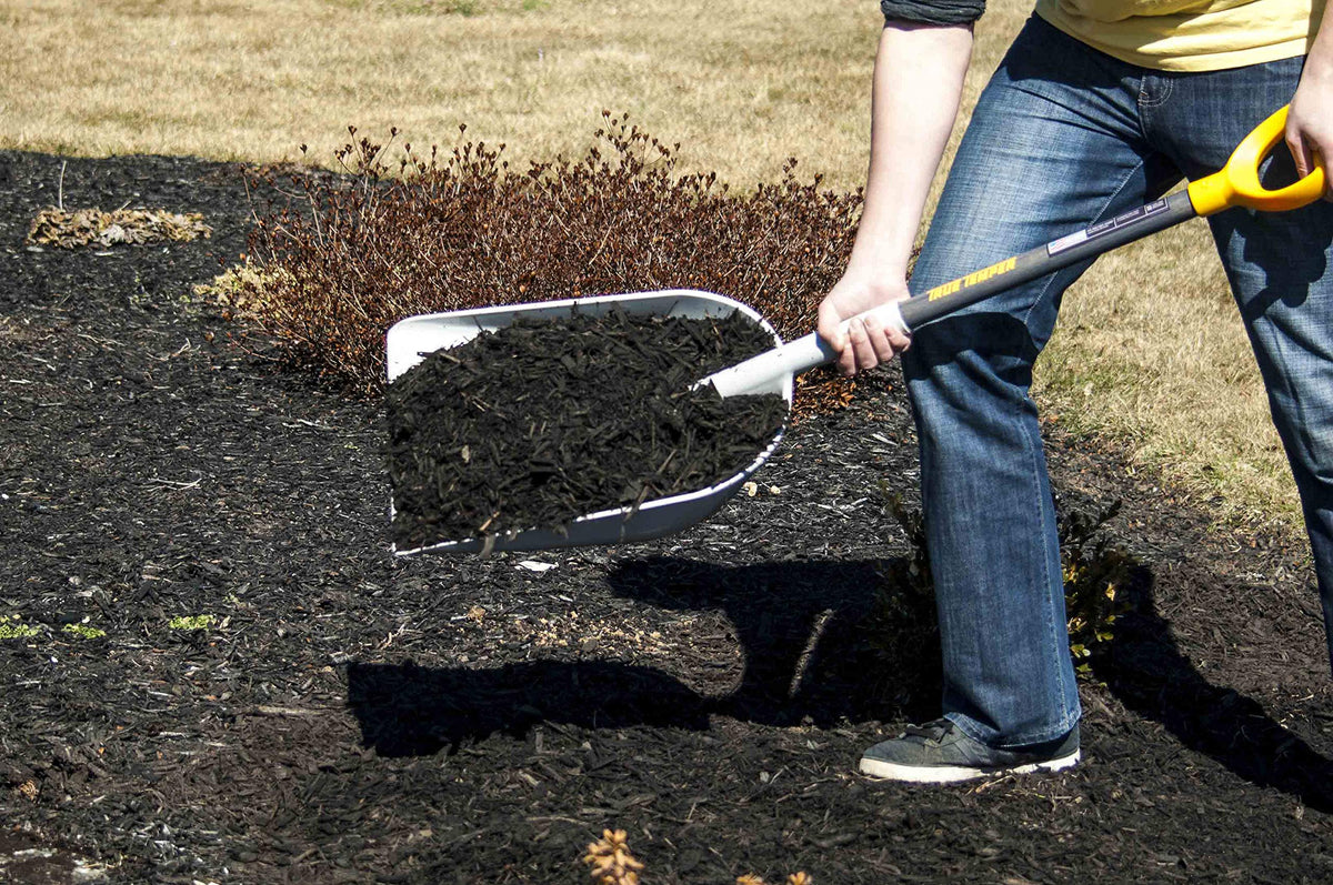 AMES True Temper poly scoop with D-Grip for comfortable gloved handling.