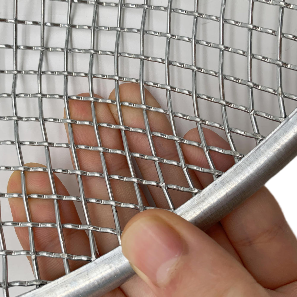 Anbadum 12-inch galvanized steel sieve resists rust.