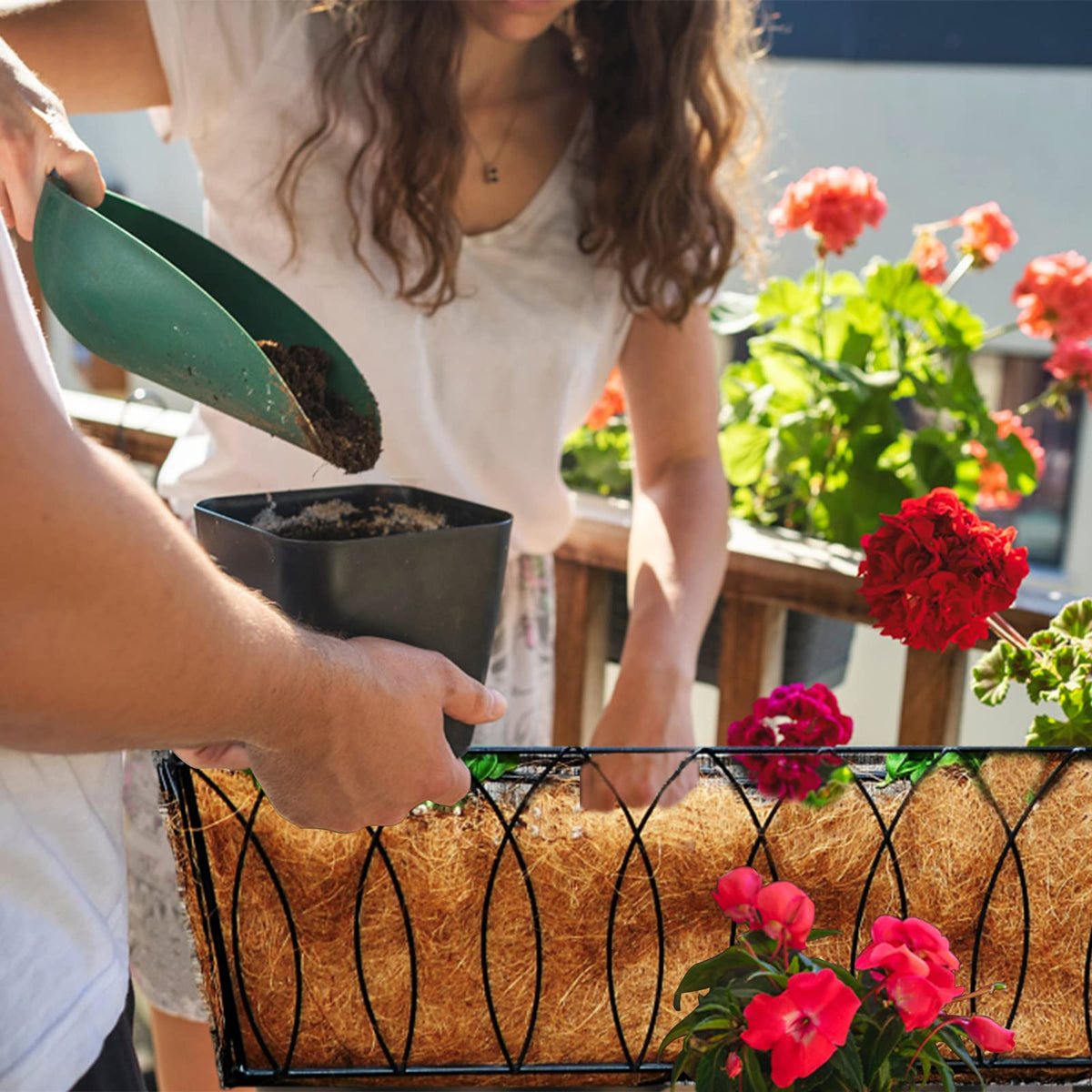 ANPHSIN natural coir liner detail showing pH-balanced, plant-friendly environment.