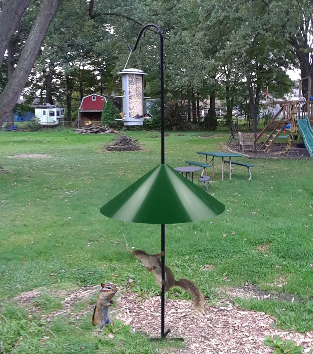 Ansionsol squirrel blocker is a thoughtful gift idea for bird watchers and gardeners.