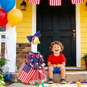 AnyDesign Independence Day lawn decor kit elevates patriotic garden scenes.