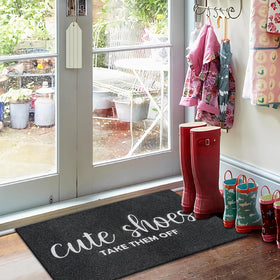 AOAOPQ easy-clean-doormat can be shaken, swept, or hose-cleaned.