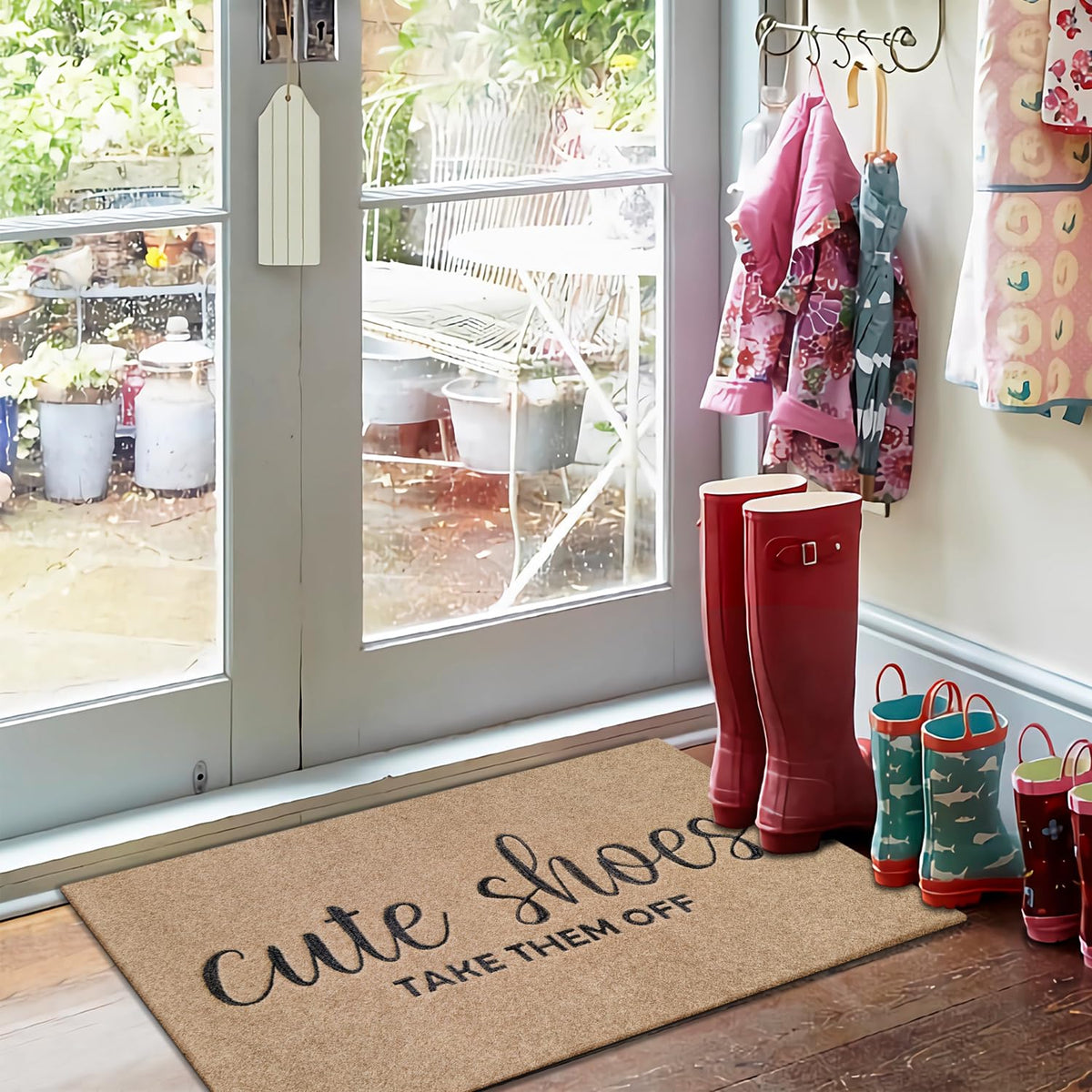 AOAOPQ entryway mat handles heavy traffic while keeping the doorstep tidy.