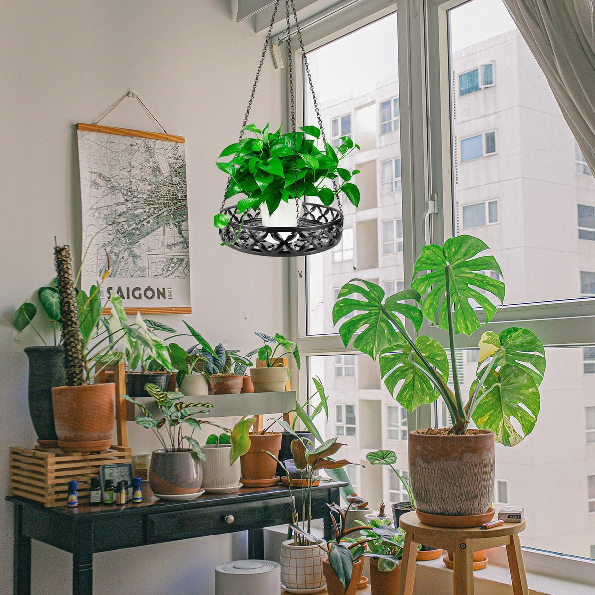AOEIWUUP indoor living room decor, creates an elegant multi-plant arrangement.