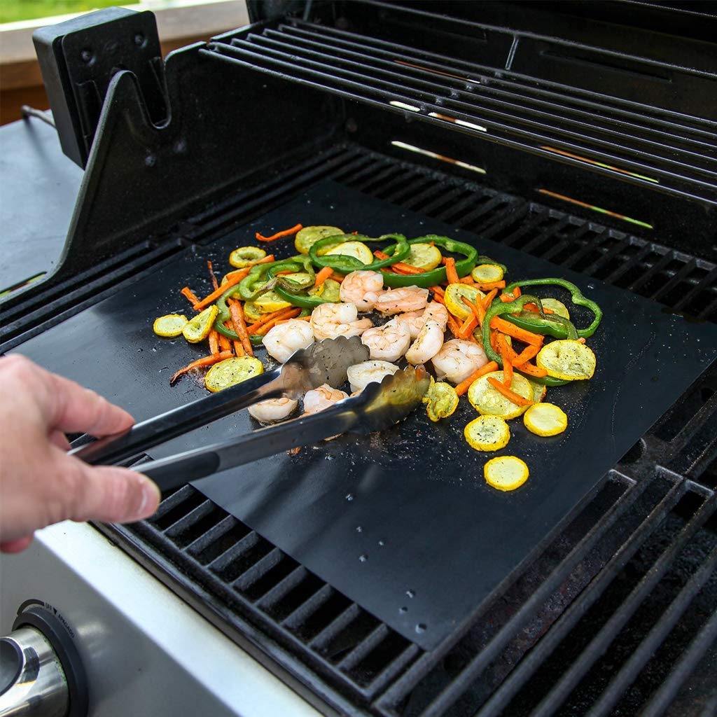 Aoocan easy-clean reusable grill mat wipes down with a damp cloth
