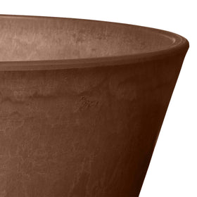 Arcadia PSW pot showing recycled materials blend for a durable garden container.