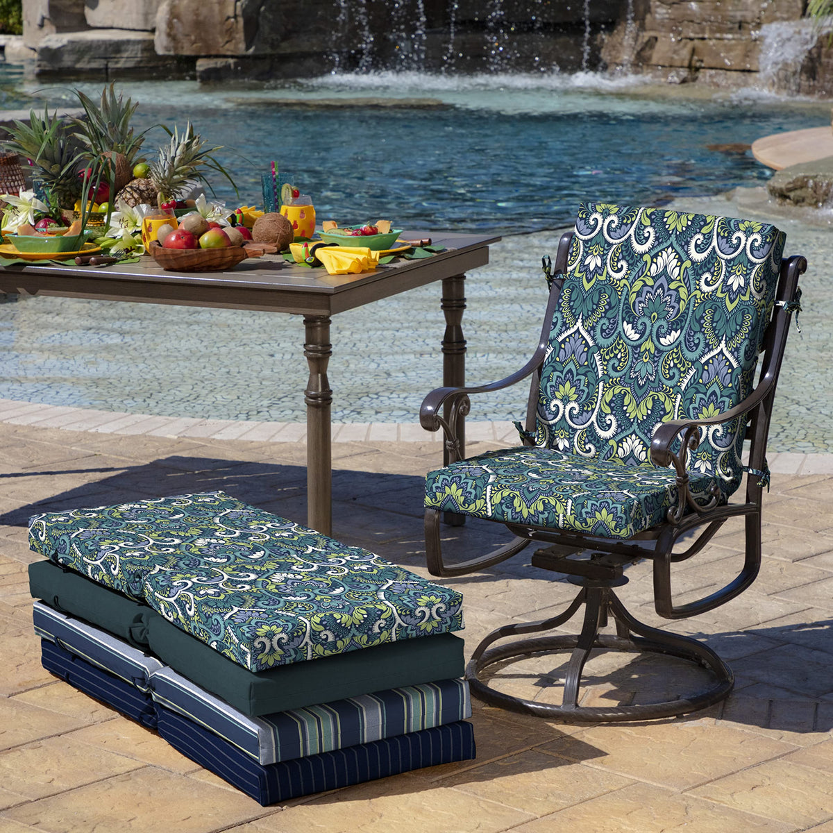Arden Selections dimension shot shows seat 18 x 16.5 inches.