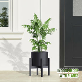 Areutxbis matte-black planters on a wooden surface for a modern look.