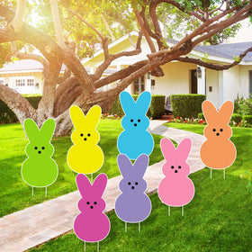 Arosche bright, cheerful yard signs create a welcoming mood for guests.