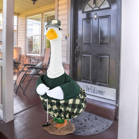 Arrowbash lawn goose decor enhances outdoor scenes with a golf theme.