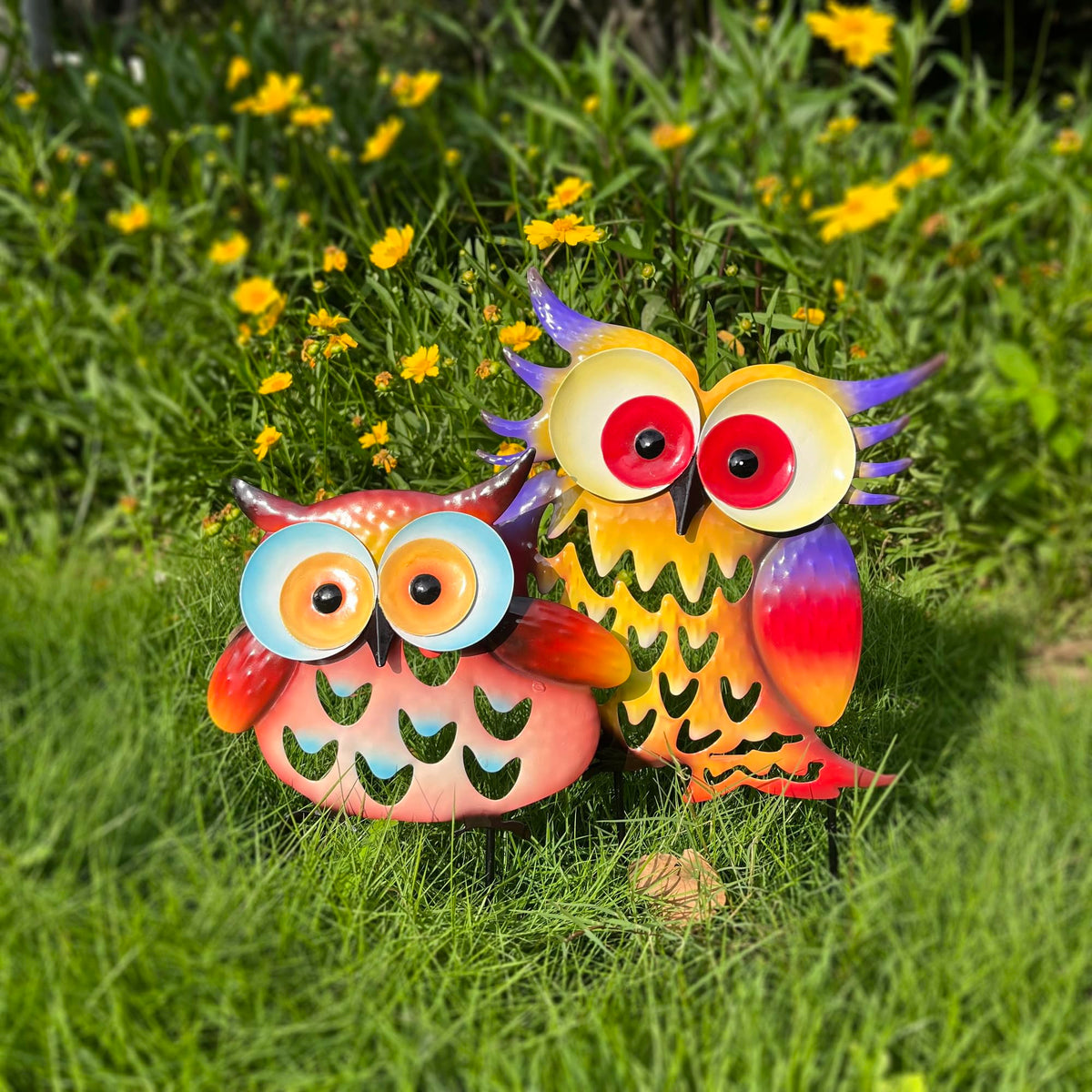 ARTCOS owl garden stake side view shows two size options for the yard.