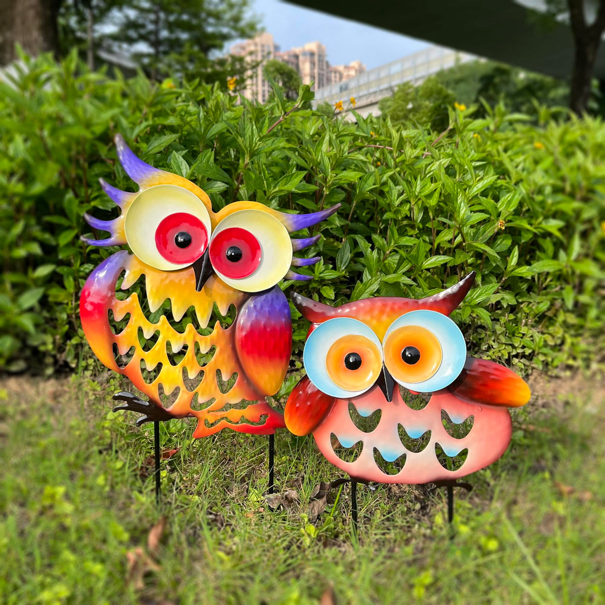 ARTCOS colorful owl garden stake in metal for outdoor decor.