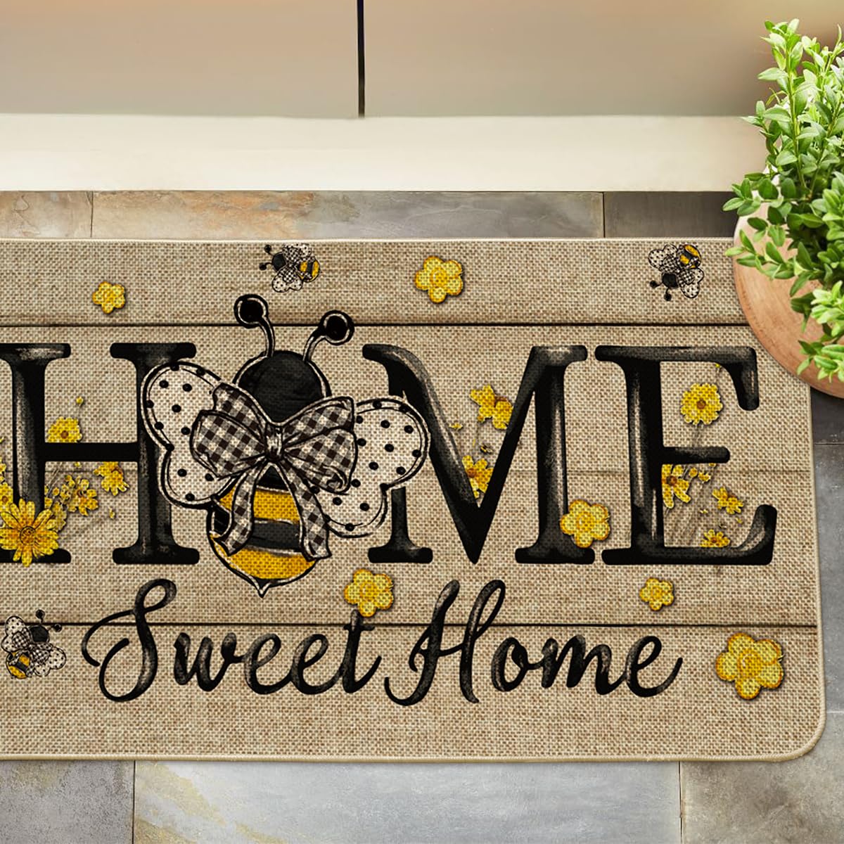 Artoid Mode Bee Daisy doormat adds stylish charm to entryway