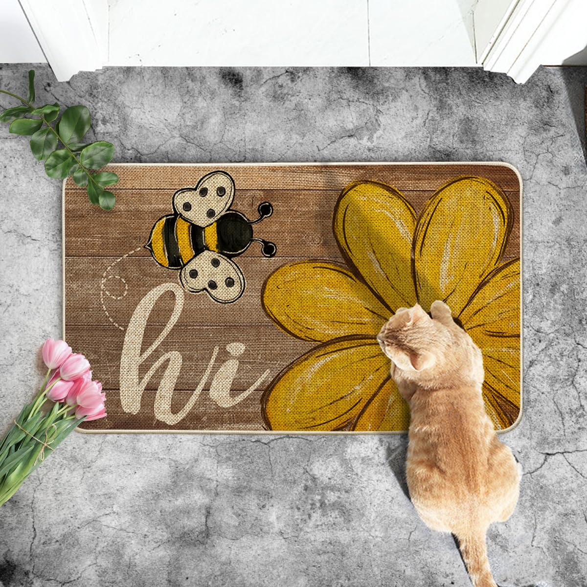Artoid Mode Bee Daisy Hi Spring Doormat close-up of low-profile edge