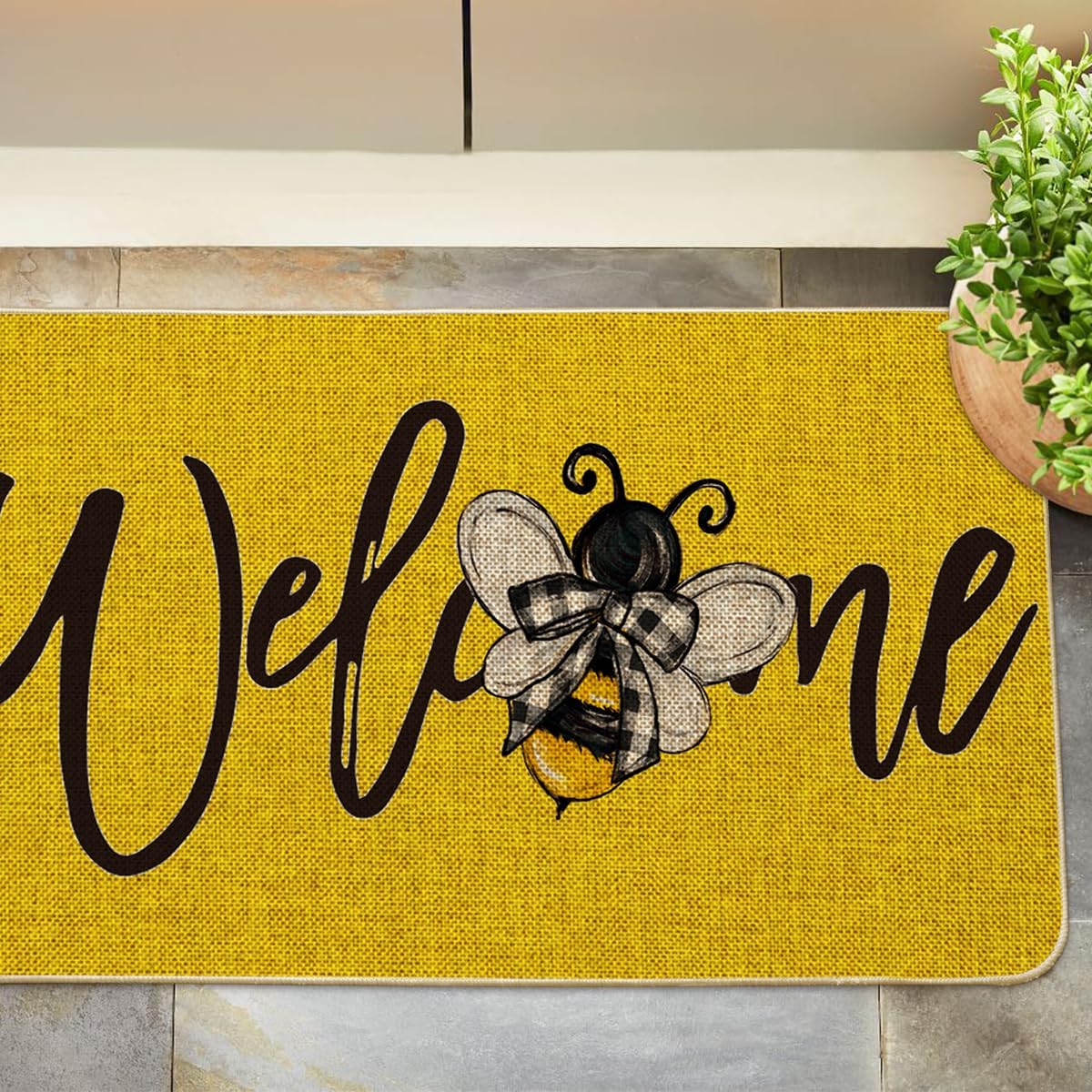 Artoid Mode unique cute design adds seasonal charm to home entrances