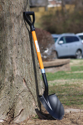 AshmanOnline shovel works in dirt, gravel, and mixed material tasks.