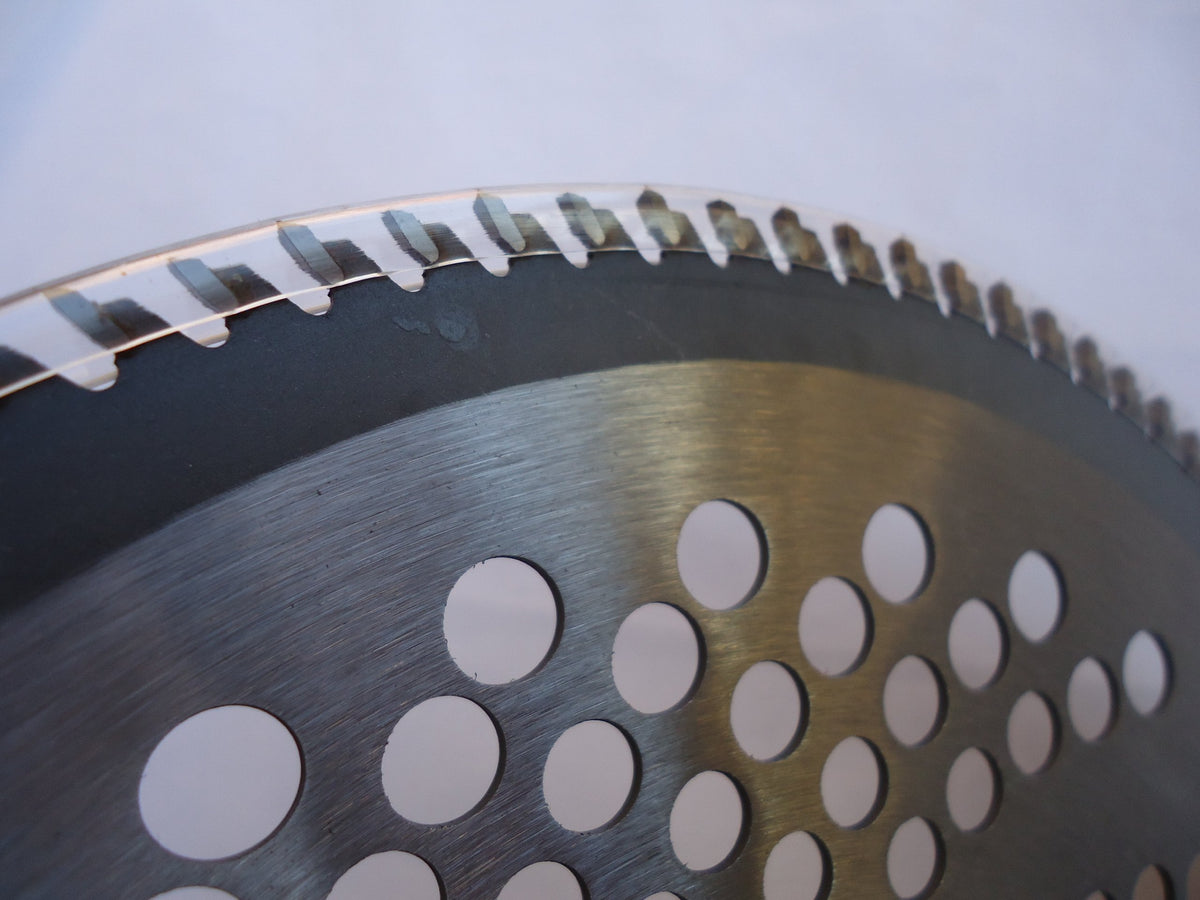 ATIE durable cutting blade resists wear, suited for tough pruning tasks.