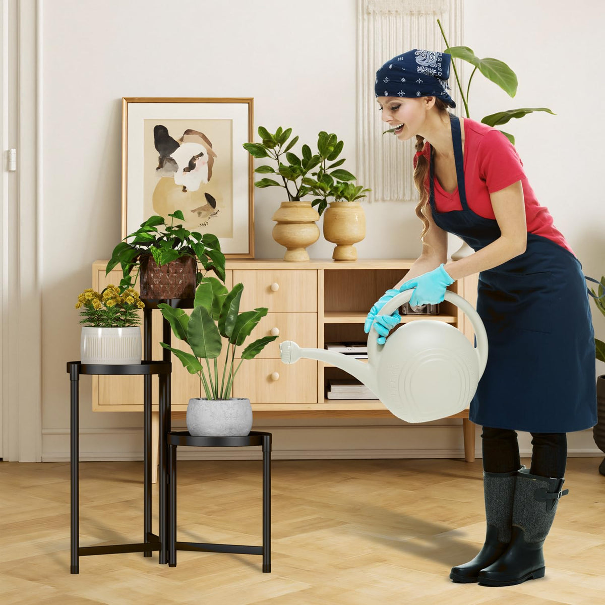 Atpddpey plant stand rim design containing soil and water.
